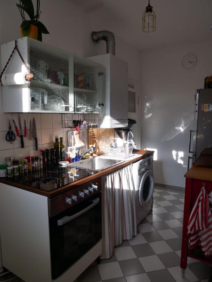 Private Room In The Centre Of Берлин Экстерьер фото
